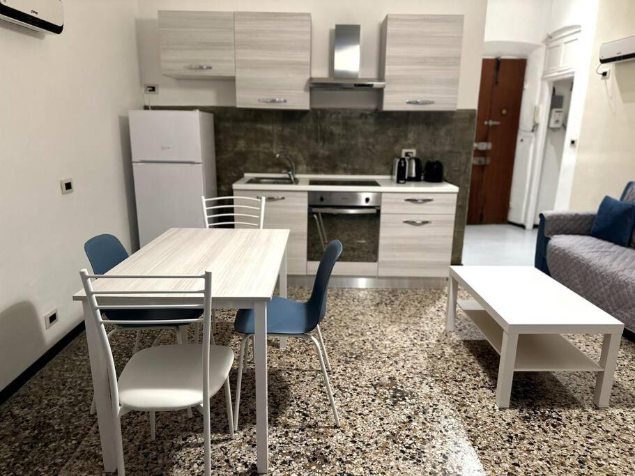 דירות ג'נובה Ridi Che Ti Passa In Vico Del Fieno מראה חיצוני תמונה